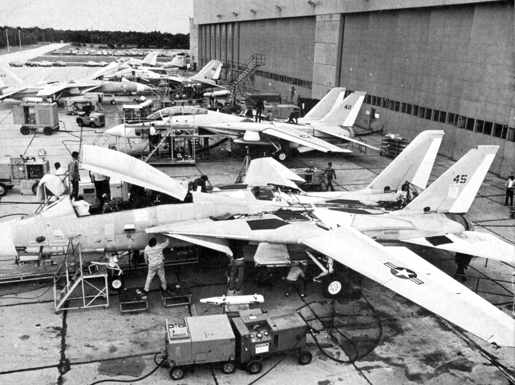 Abandoned & LittleKnown Airfields New York, Eastern Suffolk County