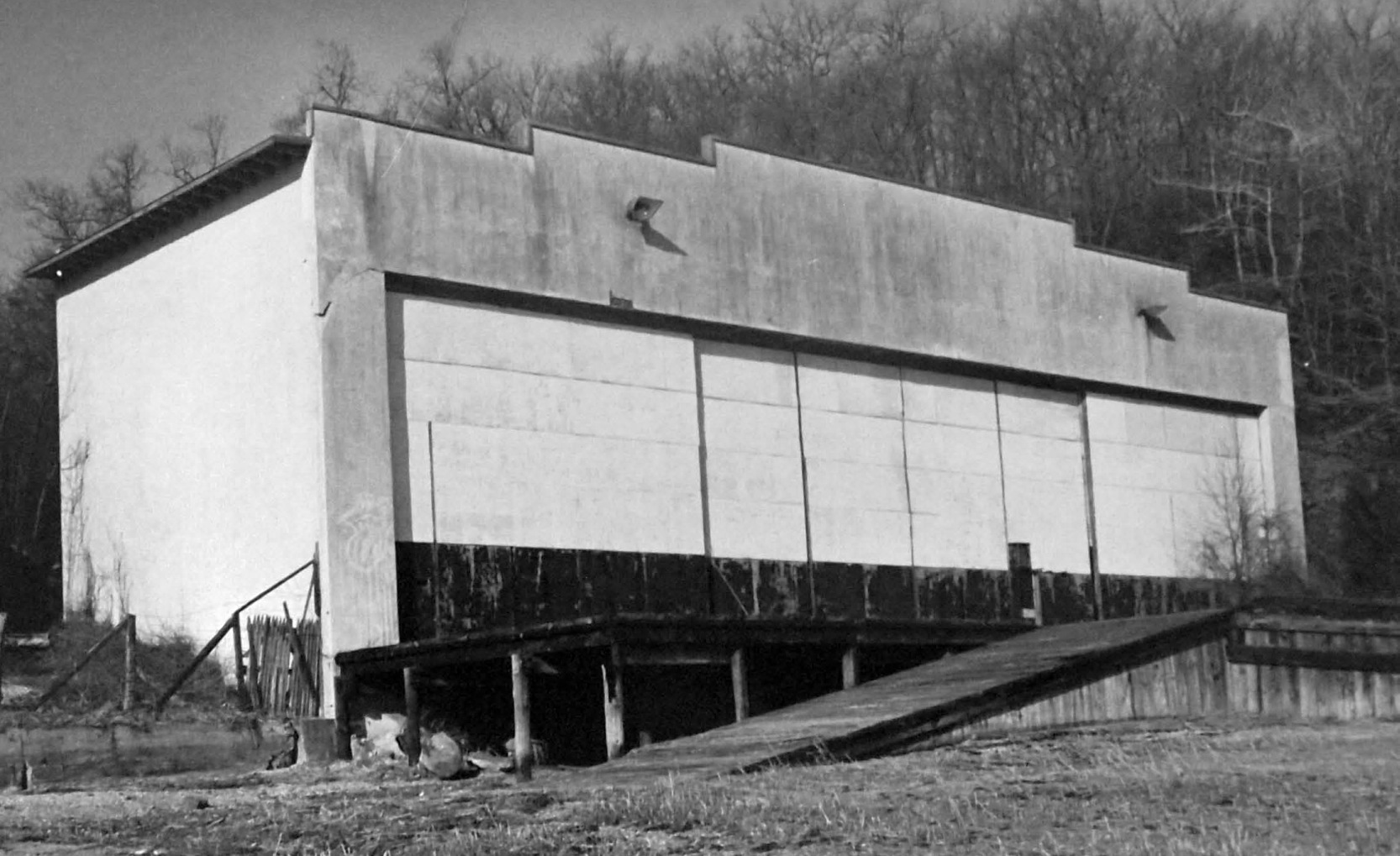 Abandoned & LittleKnown Airfields New York, Western Suffolk County